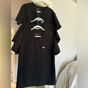 Figs Men double pocket technical size small tops bundle of three